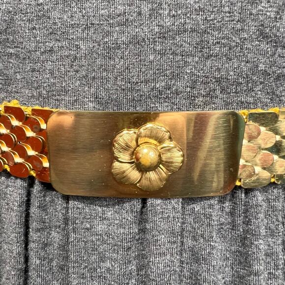 Vintage 50s 60s Womens Scales Stretch Belt Flower Buckle Accent Gold Tone - Picture 3 of 8